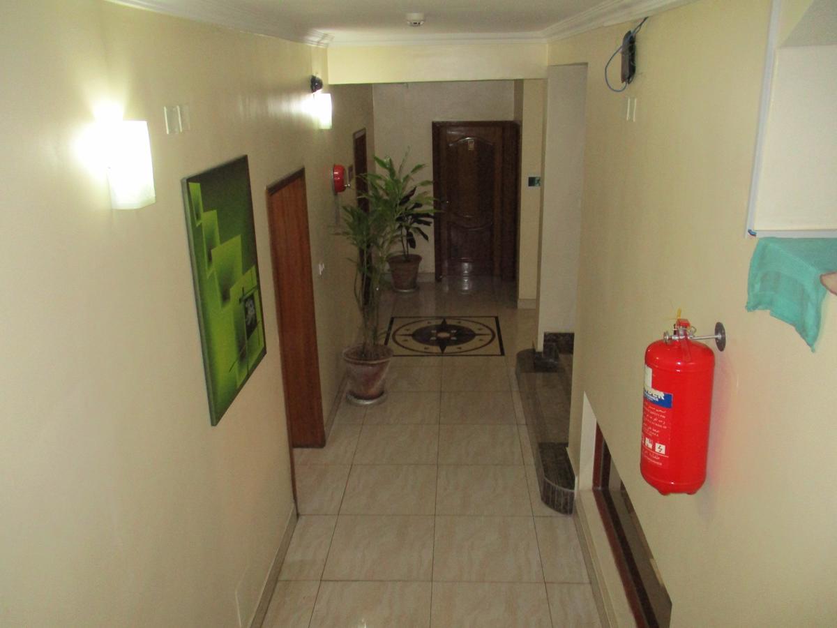 Amaris Hotel Кигали Екстериор снимка