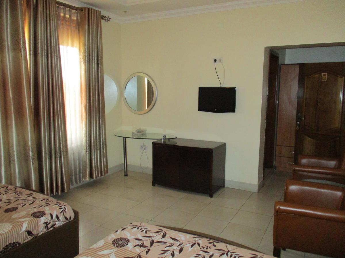 Amaris Hotel Кигали Екстериор снимка