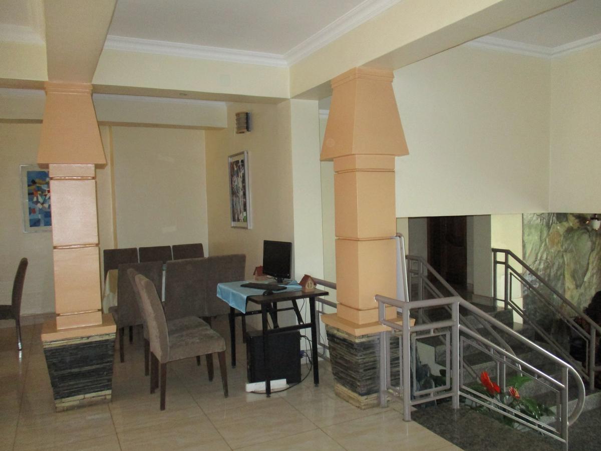 Amaris Hotel Кигали Екстериор снимка
