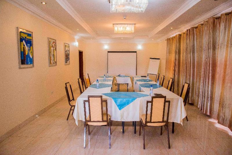 Amaris Hotel Кигали Екстериор снимка