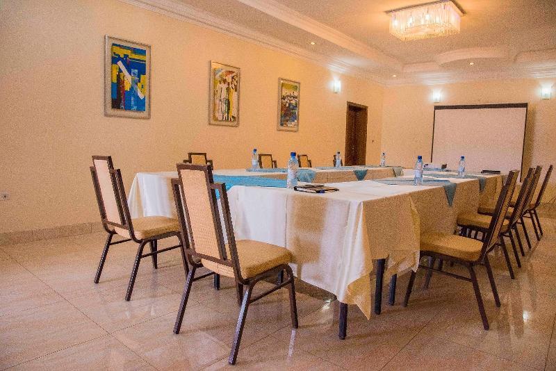 Amaris Hotel Кигали Екстериор снимка