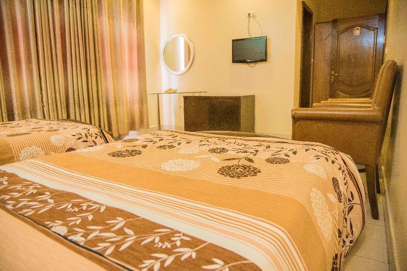 Amaris Hotel Кигали Екстериор снимка
